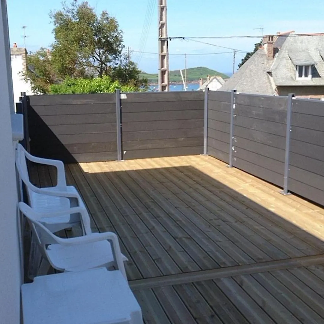 Apartment Ty Sam Beau T2, Terrasse Vue Mer Trebeurden